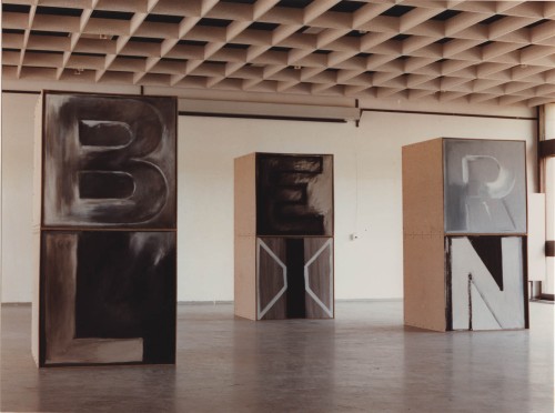 Berlin, Installation 1989, Tempera auf Leinwand, Spanplatte