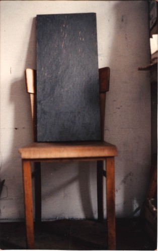 Zeichnung, Objekt, 1986, Stuhl, Spanplatte, Graphit